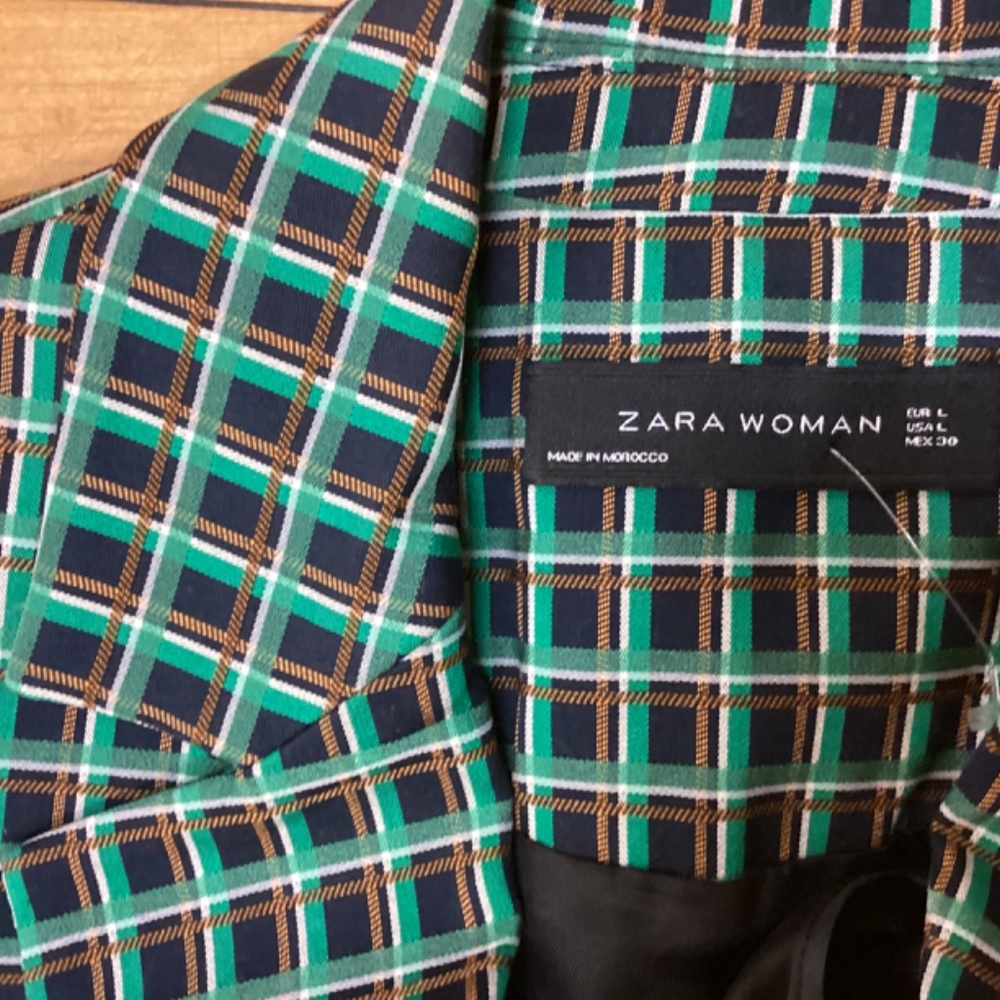 Blazer - Picture 2 of 2